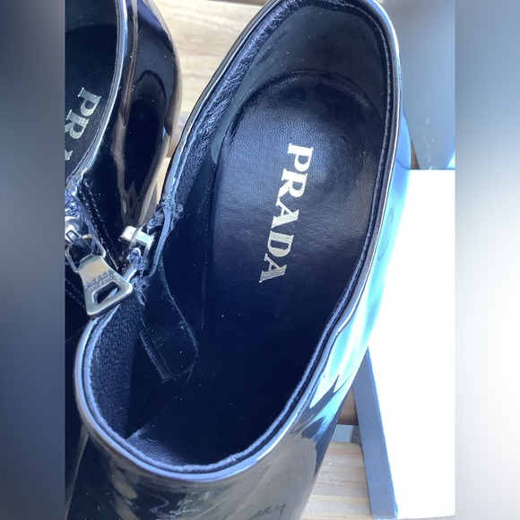 Cute PRADA patent leather booties 🖤🖤 - Picture 7 of 15